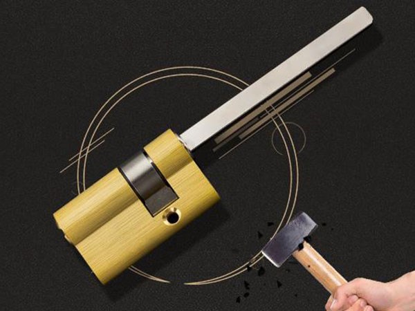 渝中區(qū)防盜門(mén)開(kāi)鎖(配汽車(chē)鑰匙多少錢(qián))